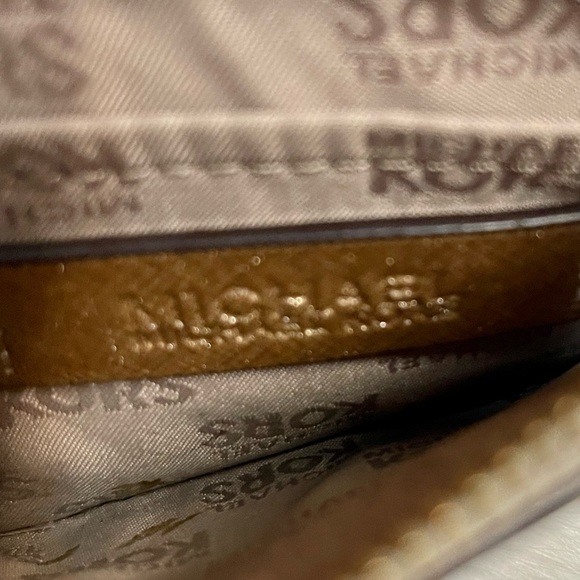 MICHAEL KORS GOLD LOGO CARD HOLDER/KEYCHAIN IN GUC - Picture 11 of 12